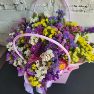 Кермек в корзині - букет сухоцвітів