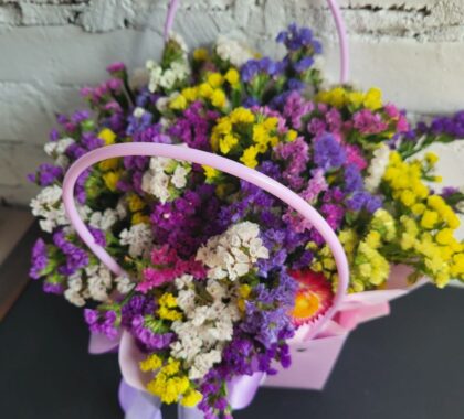 Кермек в корзині - букет сухоцвітів