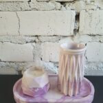 підставка гіпсова овальна 18х9.5 см, Свічка ароматна (грейфрукт)діаметр 6 см висота 4см , ваза 10х5см Коробка пакувальна 21х21 см