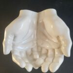 Ваза у формі долоньок з гіпсу – декор для дому | Tefiti Бровари