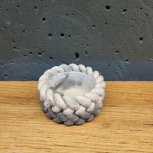 підсвічник з бетону маленький. колір сірий з білим