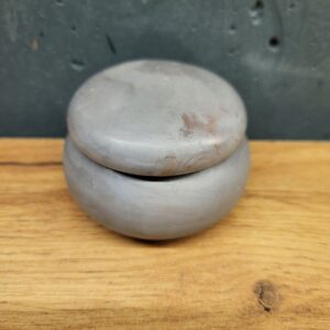 підсвічник з бетону маленький з кришечкою