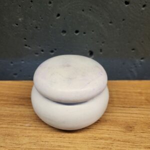 підсвічник з бетону з кришечкою