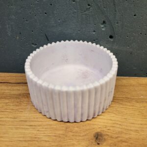 підсвічник з бетону з полосою