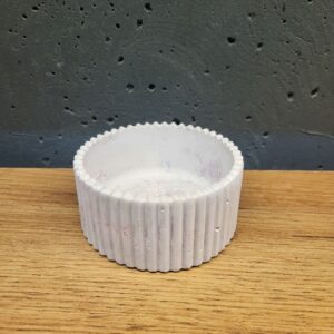 підсвічник з бетону білий