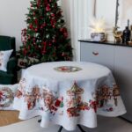 Новорічна кругла гобеленова скатертина Carousel