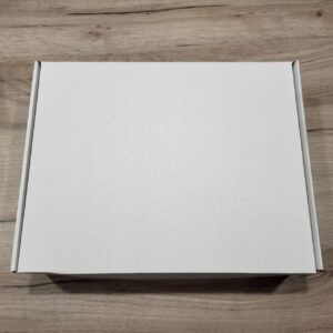 подарункова коробка з наповненням Біла 30х24х9см