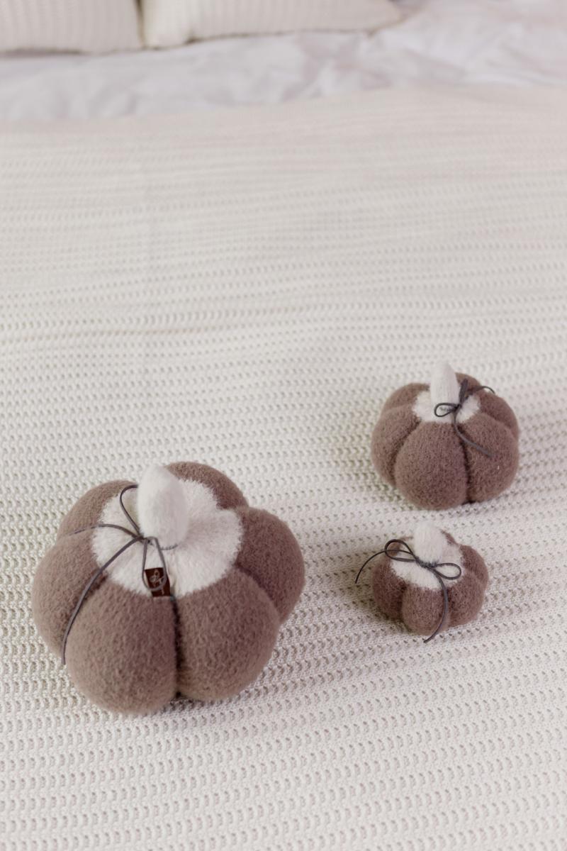 Декоративний виріб Гарбузяшка тауп D25СМ