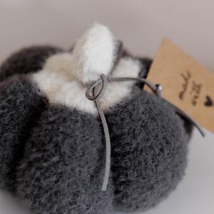 Декоративний виріб Pumpkin сірий D9СМ