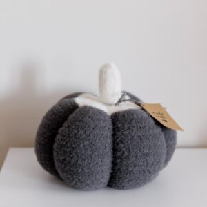 Декоративний виріб Pumpkin сірий D25СМ