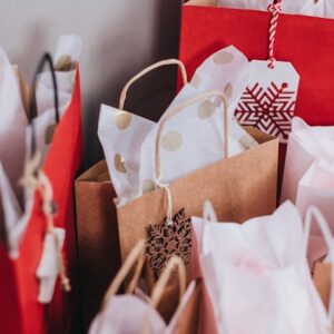 🎁 Традиція дарувати подарунки в пакеті