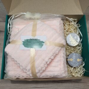 подарунковий набір: набір рушників персиковий та набір ароматичних свічок