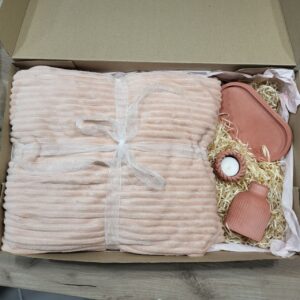 подарунковий набір: плед шарпей персиковий та набір з бетону