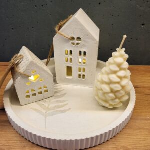 набір виробів з бетону та свічки