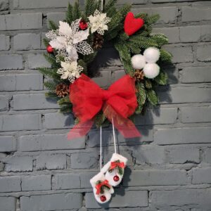 Новорічний вінок з рукавичками розмір 47х77см