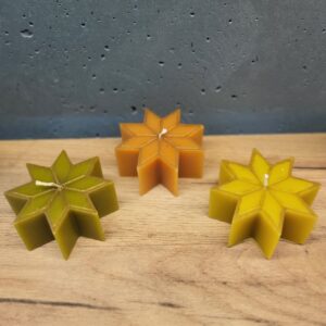 Зірка різдвяна з позолотою 8.5х8.5х4см - Склад - бджолиний віск . Кольори - жовтий, зелений, темно-помаранчевий