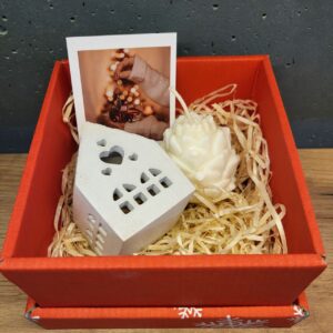 подарунковий набір: виріб з бетону та свічка шишка. Білий