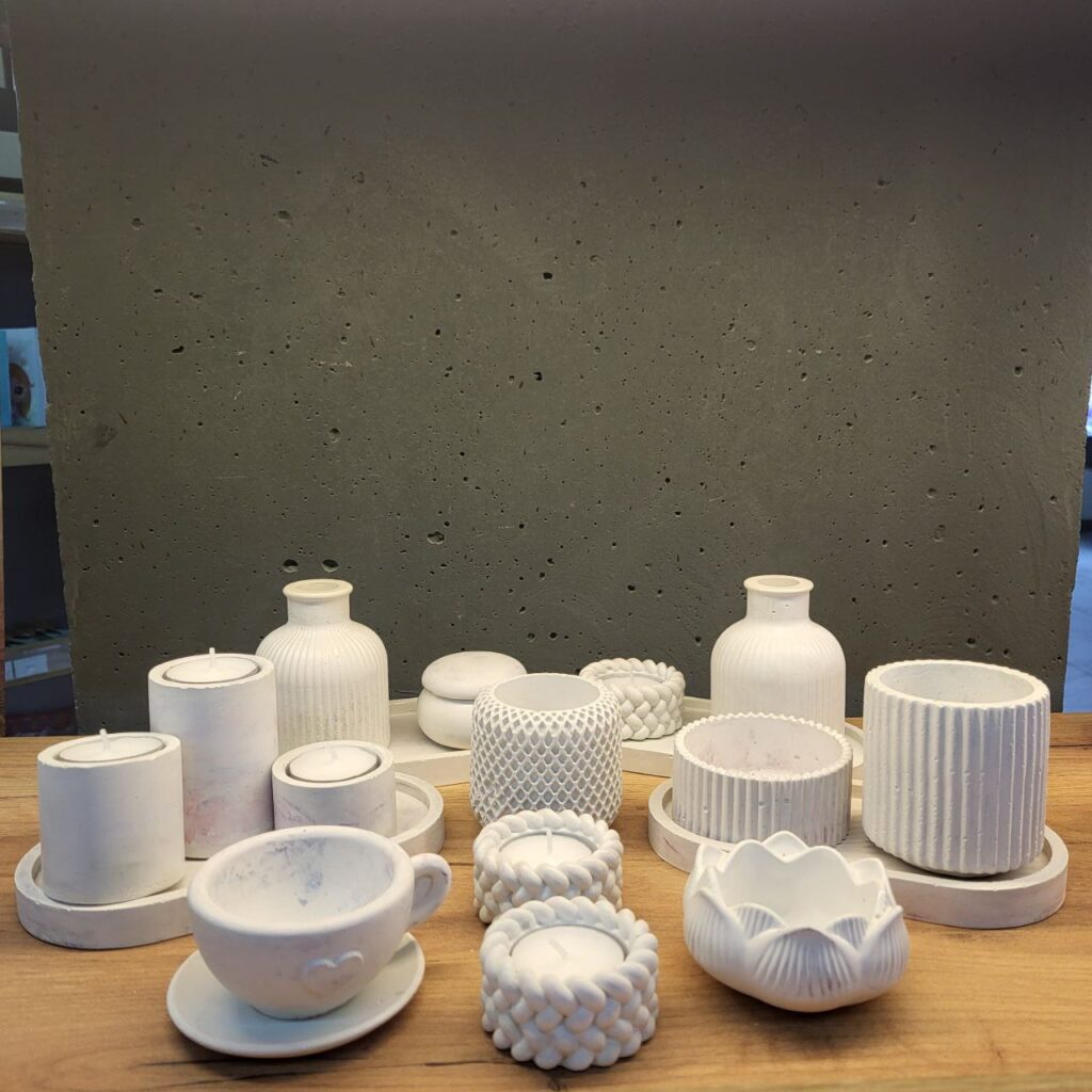набір виробів з бетону білий 19 предметів