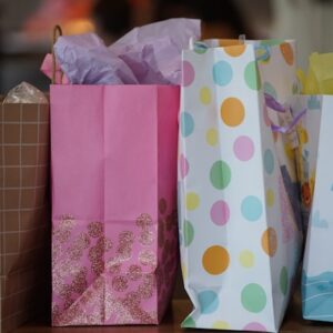 Подарункові пакети з паперу — екологія та елегантність