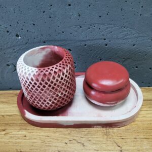 набір виробів з бетону білий з бордовим з горщиком та підсвічником