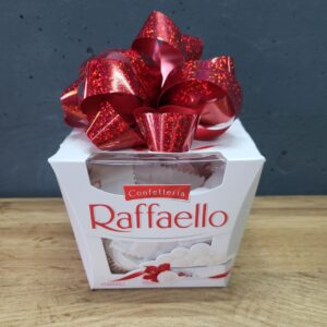 Цукерки Рафаелло (150гр) прикрашені бантом