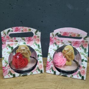 Зайчик з квіткою в коробці з мила