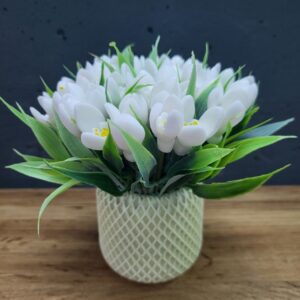 Букет з мила у формі підсніжників в кашпо