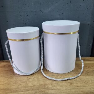 Коробка зі шнурком кругла біла 13х17см