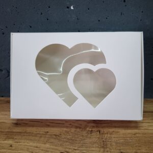 Коробка з вікном у вигляді серця 10х15х3см