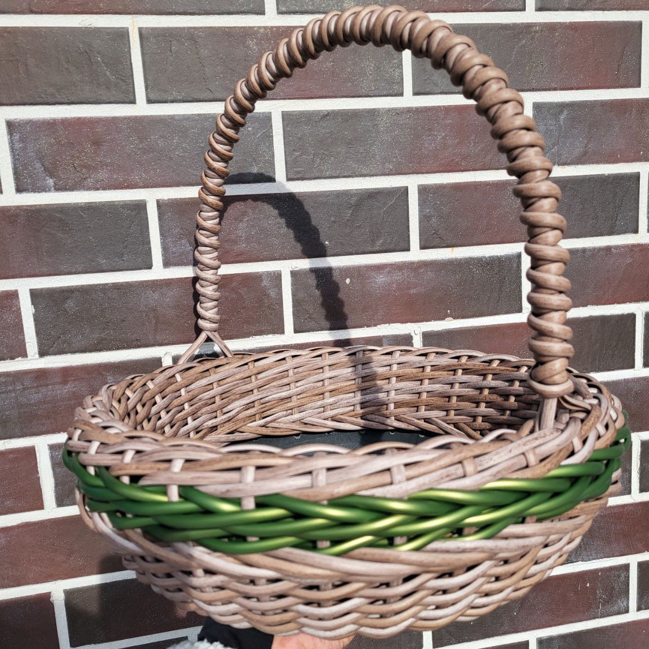 Кошик з ротангу світло коричневий