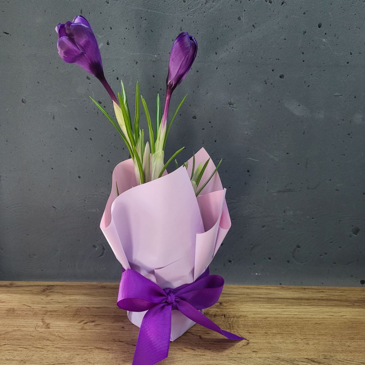 Крокус в горщику діаметром 9см