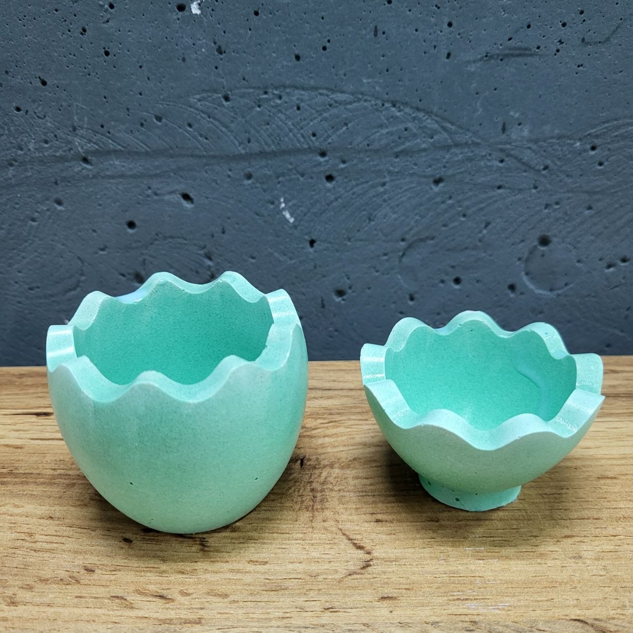 Підсвічник яйце з бетону