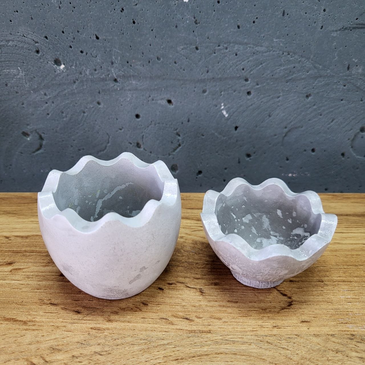 Підсвічник яйце з бетону