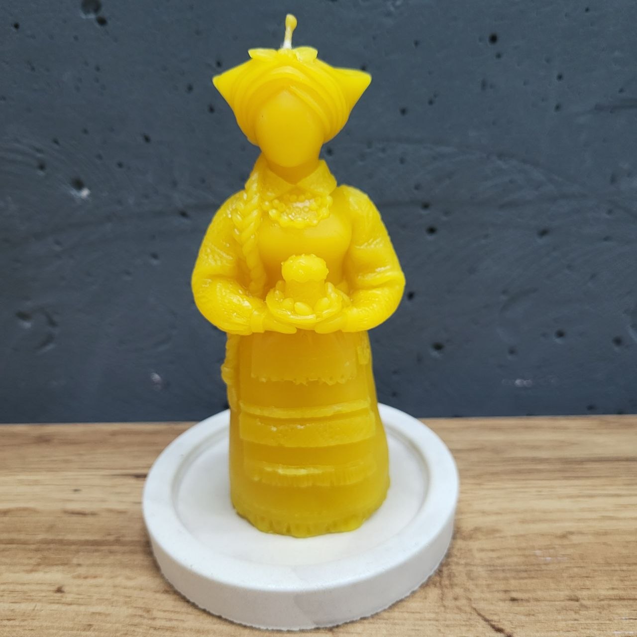 Берегиня Великодня (свічка)