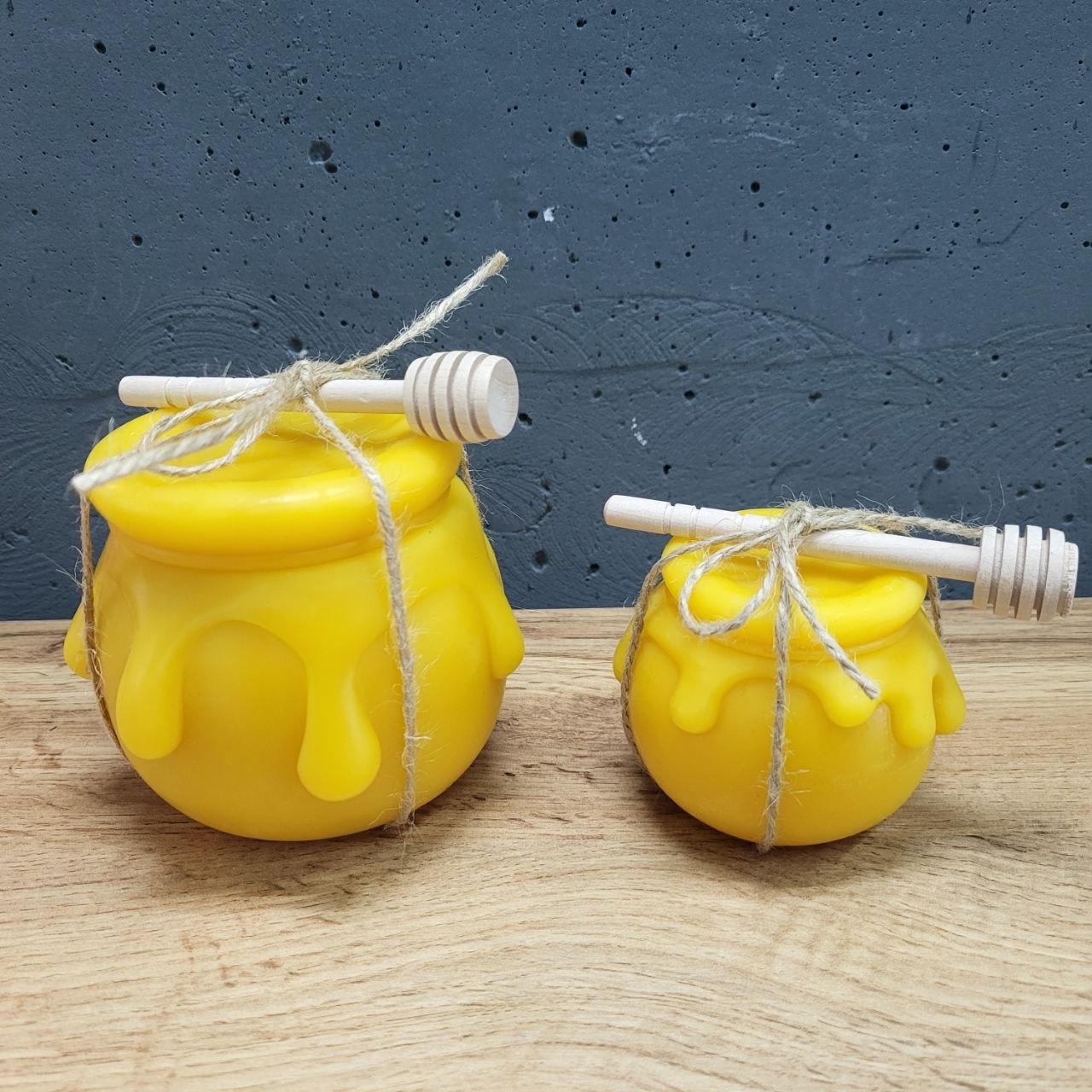 Горщик великий з бджолиного воску